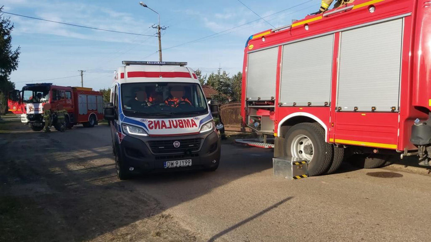 Noworoczny dramat pod Otwockiem. Motocyklista rozbił się na ogrodzeniu
