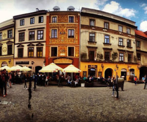Caffe Trybunalska, Rynek
