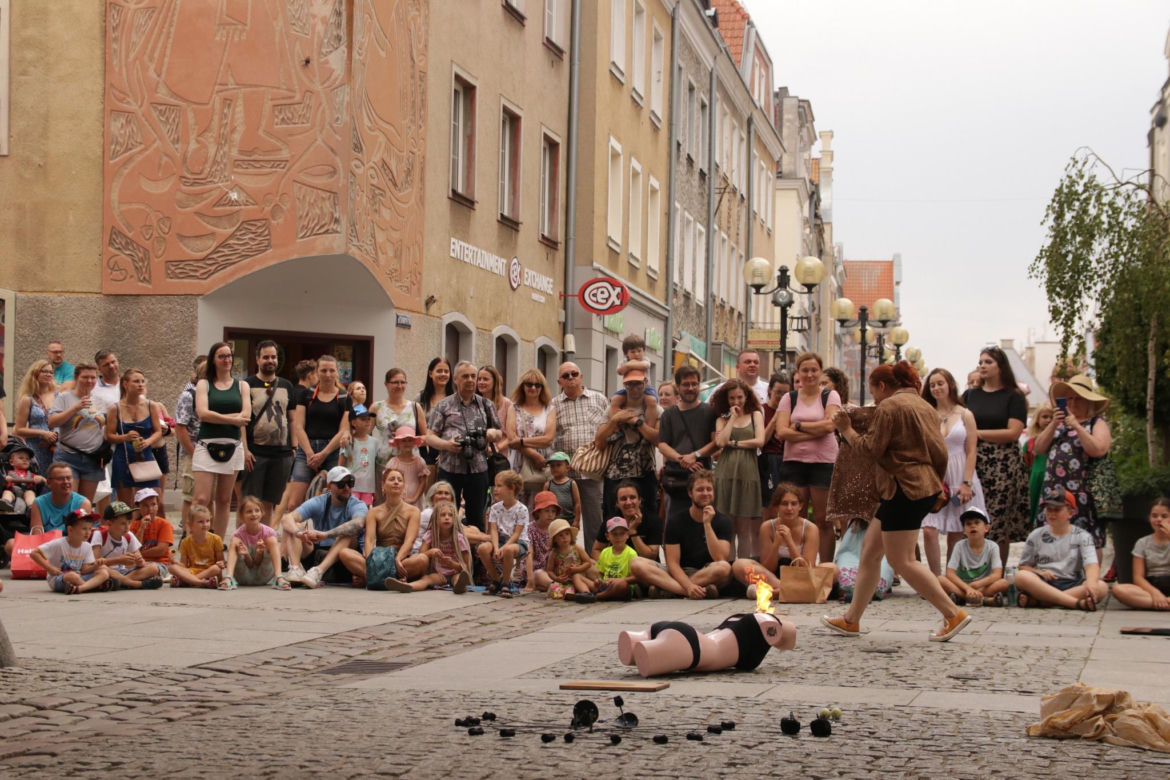Olsztyński Festiwal Teatrów Ulicznych 2023. Tak bawili się mieszkańcy [ZDJĘCIA]