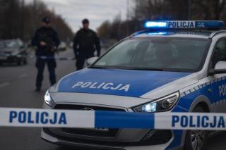 Tajemniczy pakunek na cysternie z paliwem. Policja zabezpieczyła teren, możliwe utrudnienia