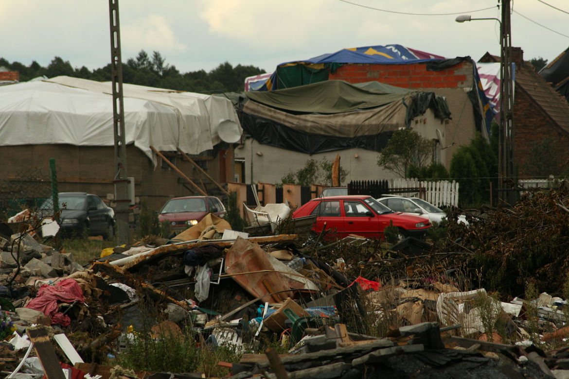 Tornado w Polsce. Żywioł siał wtedy grozę i niszczył wszystko 
