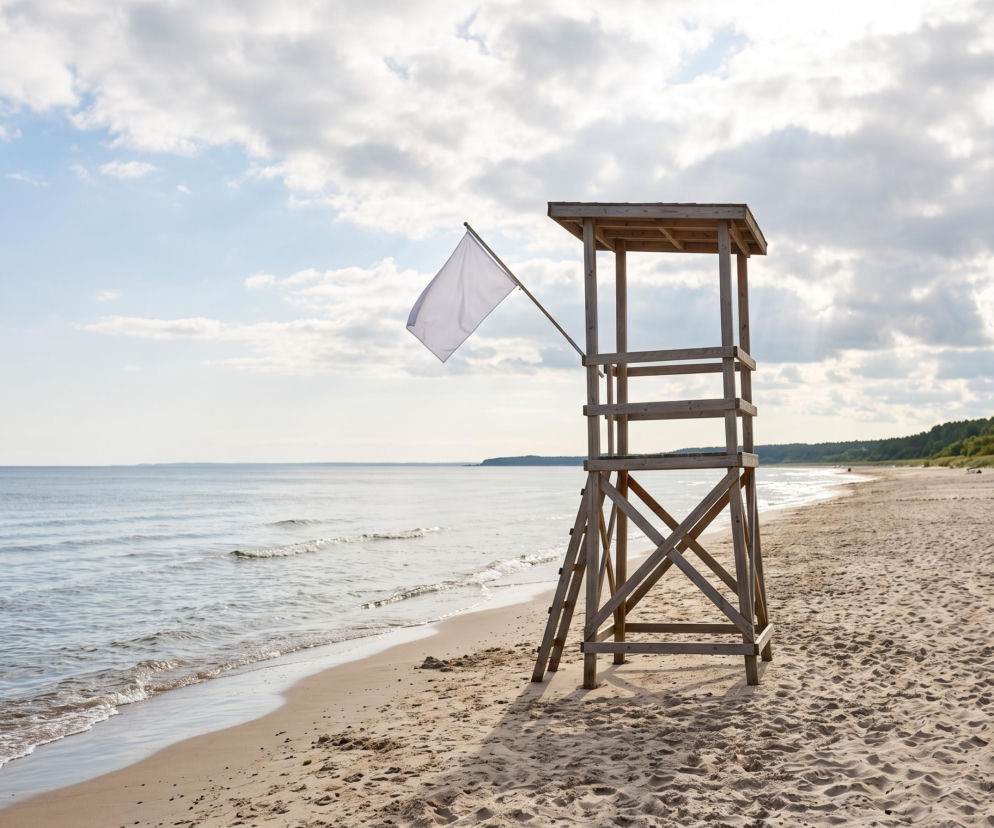 Sinice Chałupy. Czy w Chałupach można się kąpać 29.07? Flaga, warunki pogodowe