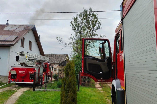 Pożar poddasza w miejscowości Mokre