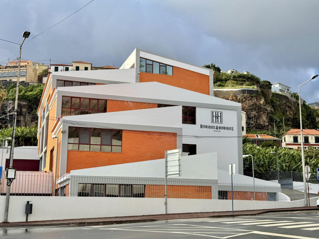 Henriques & Henriques w Câmara de Lobos