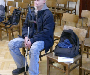 Michał jest inwalidą, bo kolega skatował go nożycami