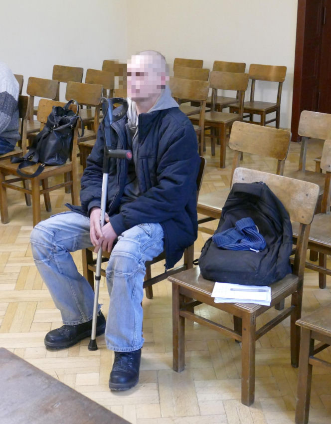 Michał jest inwalidą, bo kolega skatował go nożycami