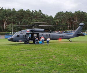 Policyjny Black Hawk przywiózł do Wrocławia serce