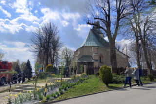 Druh Bogdan uderzył w słup jadąc do pożaru traw. Słowa księdza podczas pogrzebu wyciskają łzy