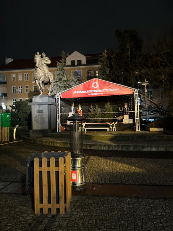 Szczeciński Jarmark Bożonarodzeniowy 2024 po godzinie 20:00