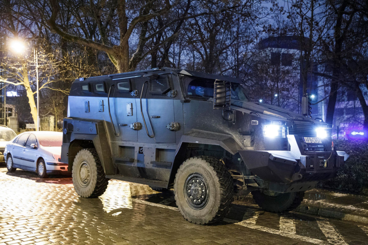 Strajk Kobiet we Wrocławiu. Przemarsz ulicami miasta i przepychanki z policją [ZDJĘCIA] 