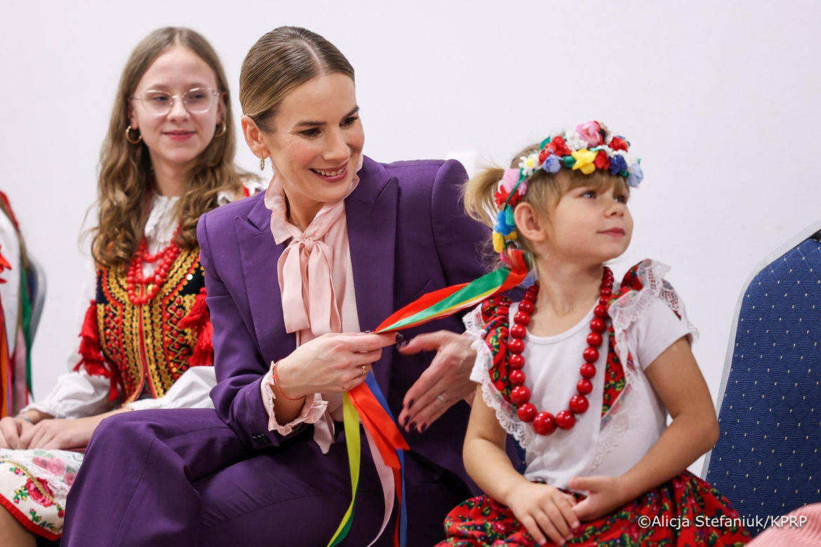 Marta Nawrocka spotkała się z młodymi gospodyniami