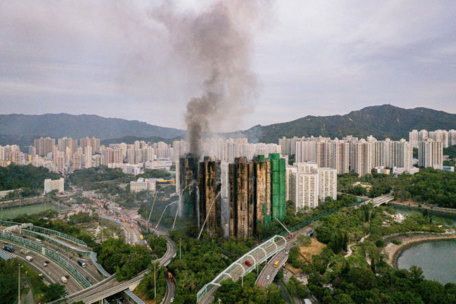 Hongkong / Pożar wieżowców. Liczba ofiar wzrosła już do 44.