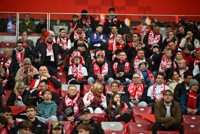Tak się bawią kibice na meczu Polska - Albania. Gorąca atmosfera na PGE Narodowym