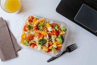 Makaron do lunchboxa wychodzi suchy albo rozciapciany? Ten błąd robi większość osób