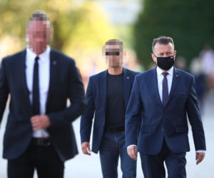 Prezes PiS na Wawelu z rodziną. Hołd Kaczyńskim oddali też Morawiecki i Szydło