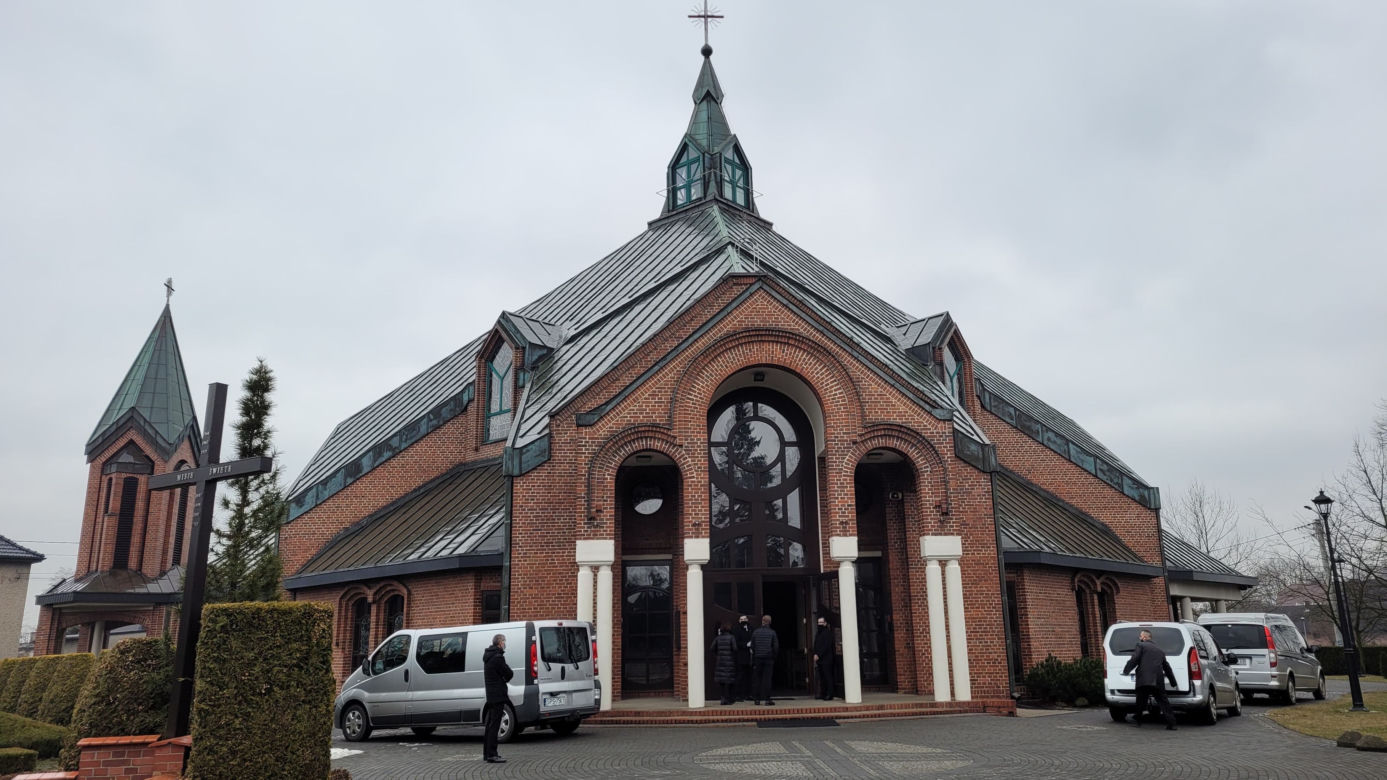 Pogrzeb milionera Karola Kani ze Śląska, który zginął  w katastrofie lotniczej w Pszczynie