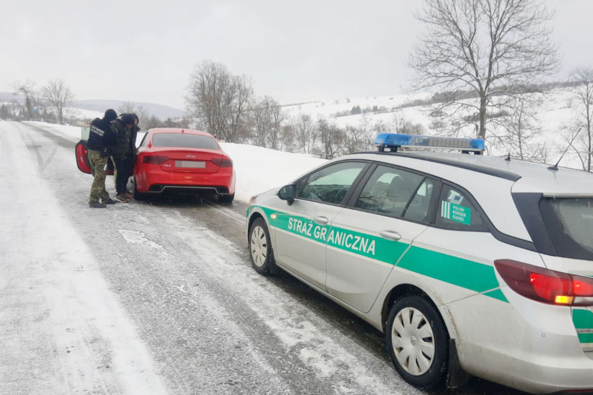 Pościg za kurierem nielegalnych imigrantów w Ożannie w powiecie jasielskim 