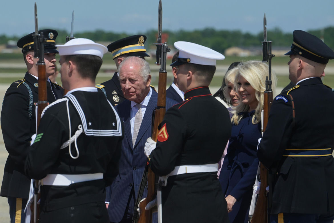 Król Karol III wylądował w USA! Historyczna wizyta monarchy rozpoczęta