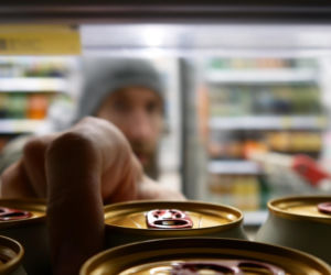 Rząd podnosi VAT na bezalkoholowe piwo i energetyki