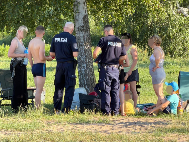 6-latka pod wodą pod Otwockiem