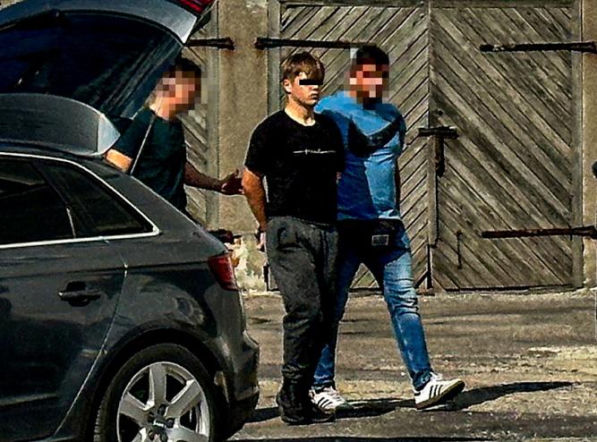 Dźgał znajomych nożem. Sędzia do nożownika: „Masz szansę wyjść na ludzi”