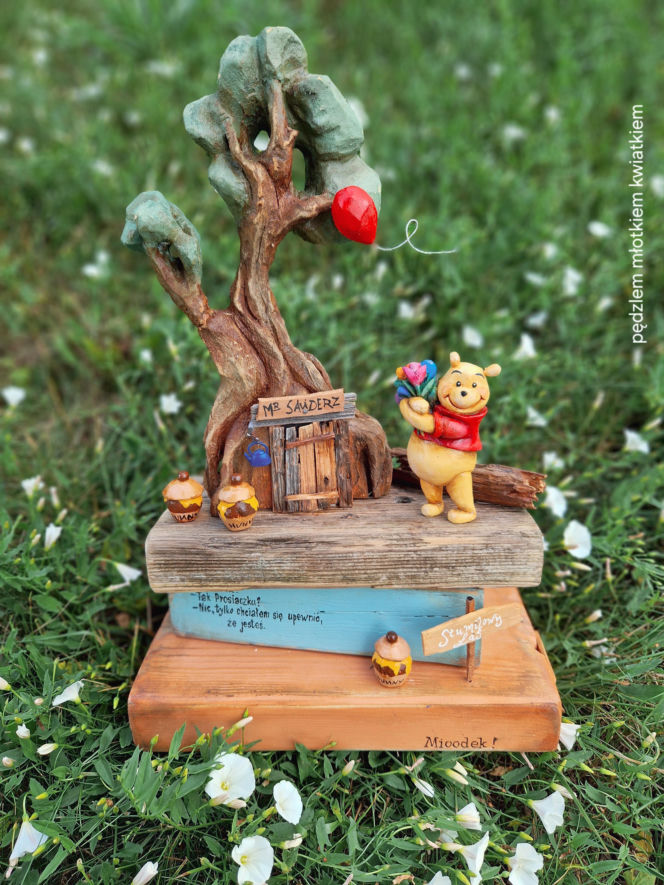 "Pędzlem, młotkiem, kwiatkiem" - bajkowe dzieła Kasi