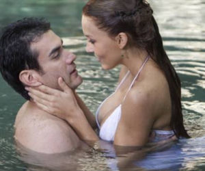 OTCHŁAŃ NAMIĘTNOŚCI. Elisa (Angelique Boyer) i Damian (David Zepeda)
