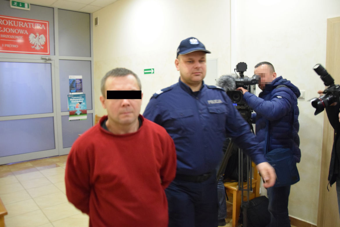 Gwałcił trzy córki
