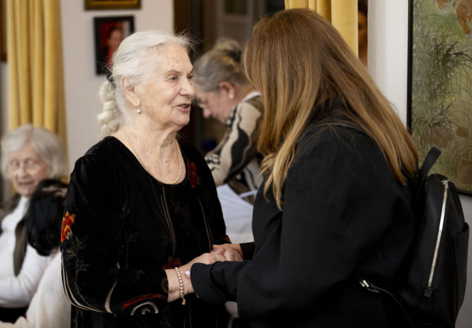 Żyła już tylko wspomnieniami o mężu