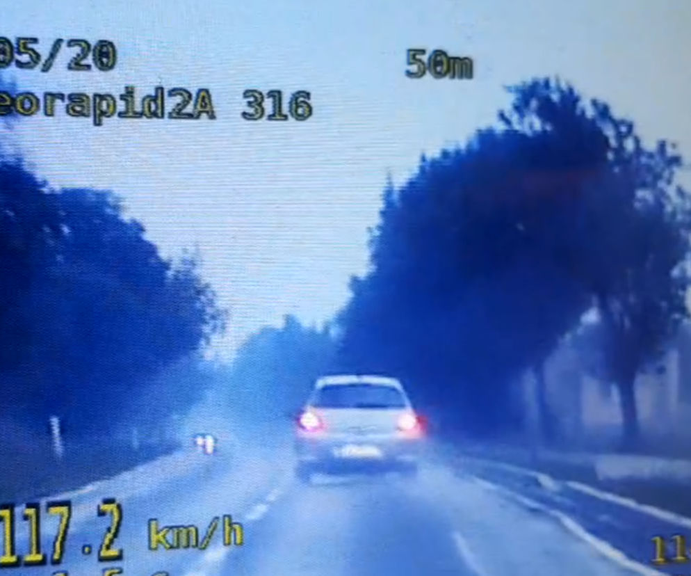 Września: 34-latek wciskał gaz do DECHY! Przekroczył znacząco prędkość [WIDEO]