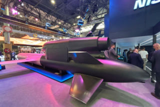 FP-5 „Flamingo” i makiety rakiet FP-7 oraz FP-9
