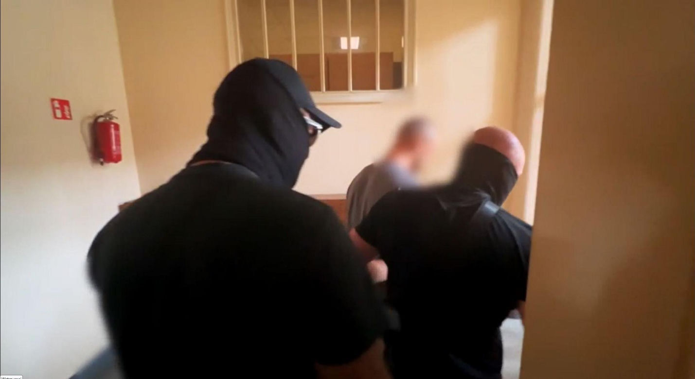 Zagadka sprzed 21 lat ostatecznie rozwiązana. Policjanci złapali praskich zabójców. Sprawcy trafią za kratki