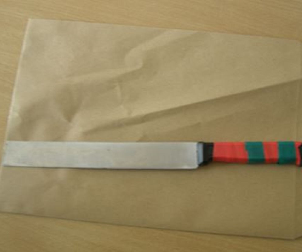 Szokujący napad w Tarnowie. 18-latek wyciągnął nóż i groził nieznajomemu