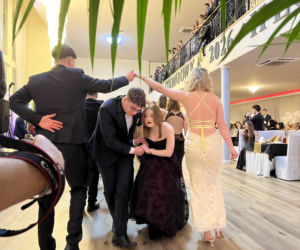 Studniówka pełna blasku i emocji! Tak bawili się maturzyści II LO w Bydgoszczy [ZDJĘCIA]