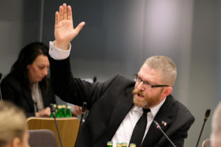 Parlament Europejski podjął decyzję ws. Grzegorza Brauna. Co z jego immunitetem?