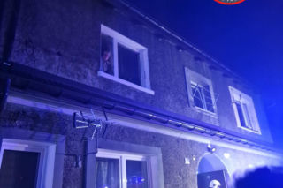 Pożar mieszkania w bloku przy ul. Wołowej w Tuchowie. Ewakuowano 13 osób