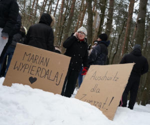 Schronisko dla psów w Sobolewie zamknięte. Jeszcze w sobotę, 24 stycznia, protestowali pod nim mieszkańcy [ZDJĘCIA].