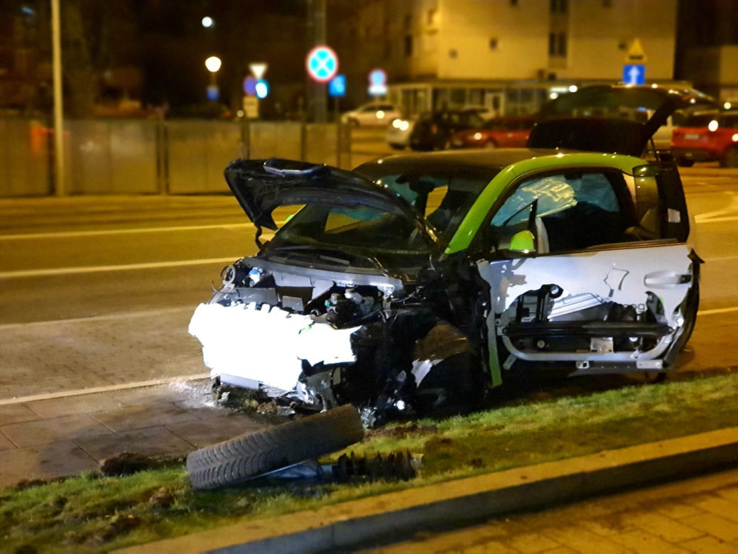 Pijany roztrzaskał BMW