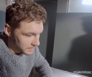 M jak miłość. Marcin (Mikołaj Roznerski) w więzieniu