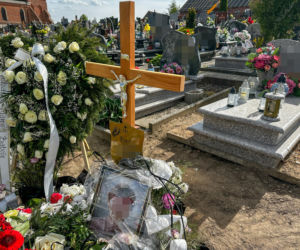 Zabił matkę młotem budowlanym? Wieś wciąż pyta: „Co tam się stało?”