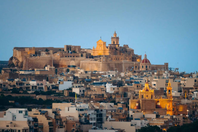 Z Valletty do Victorii na Gozo