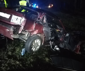 Groźny wypadek na obwodnicy Bydgoszczy! Kierowca zakleszczony w aucie 