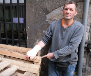 Pan Zbigniew prawie stracił rękę