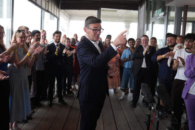 Andy Burnham został w poniedziałek 59. premierem Wielkiej Brytanii - potwierdził Pałac Buckingham