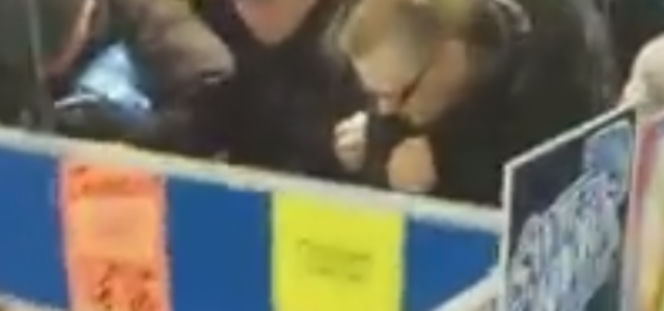 Walka o ryby w Lidlu - ludzie biją się o karpie! VIDEO 