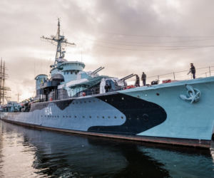 ORP Błyskawica opuściła swoje miejsce przy nabrzeżu w Gdyni