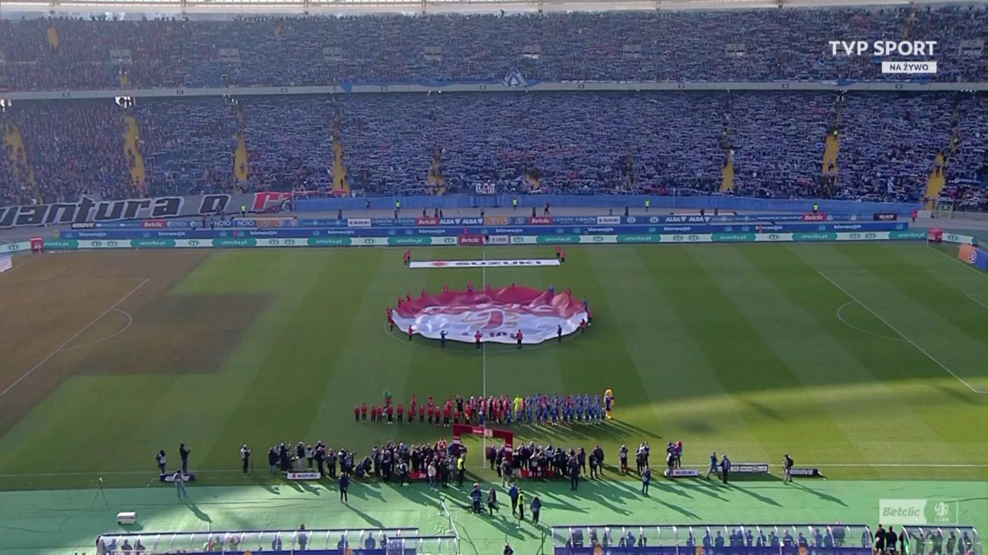 Ruch - Wisła: Zaorana murawa na Stadionie Śląskim