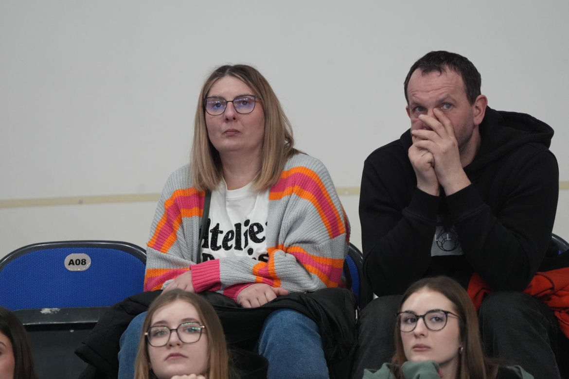 Halowe Mistrzostwa Polski 2025 w Arenie Toruń. Zdjęcia kibiców z trybun i sportowców
