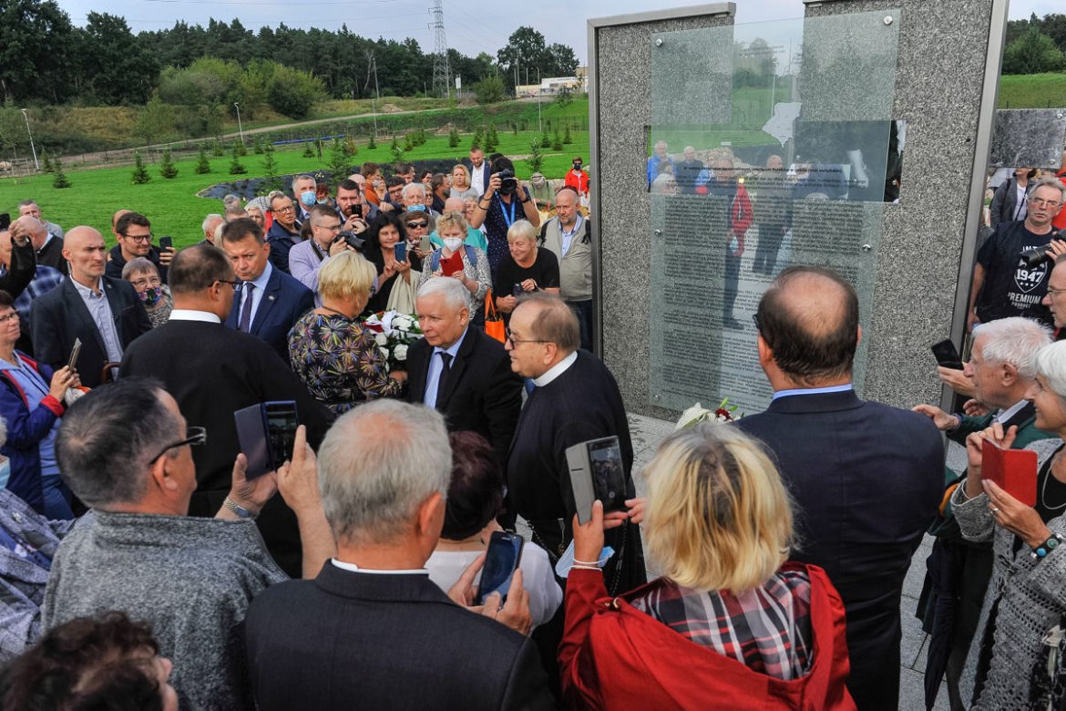 Ukłony dla Rydzyka, uśmiech dla Kaczyńskiego