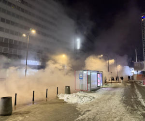 Gorąca chmura spowiła centrum Warszawy. Wielka dziura na środku ulicy. Co się stało?!